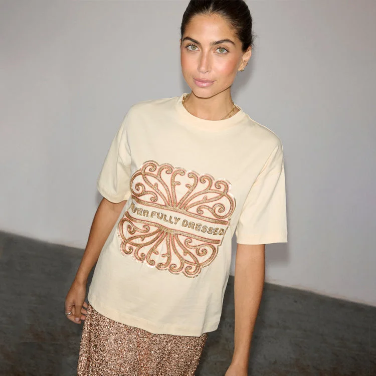 Cream Beaded Logo T-shirt Iron Safe Non-Iron Wrinkle Free