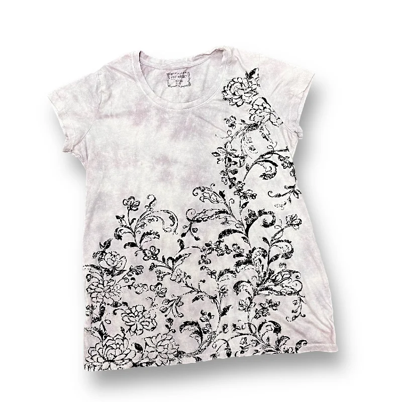 Motherhood Size M Lavender Embellished Maternity Tee Welt Pockets Slit Pockets Flap Pockets Motherhood Size M Lavender Embellished Maternity Tee Welt Pockets Slit Pockets Flap Pockets