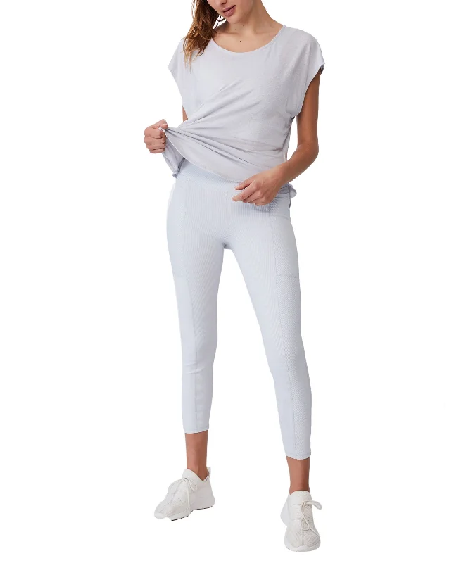 Womens Active Scoop Hem T-Shirt Welt Pockets Slit Pockets