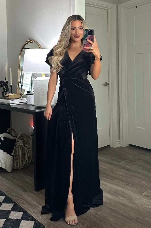 Campbell Velvet Maxi Dress: Black Fashionable Sleeveless Maxi Dress
