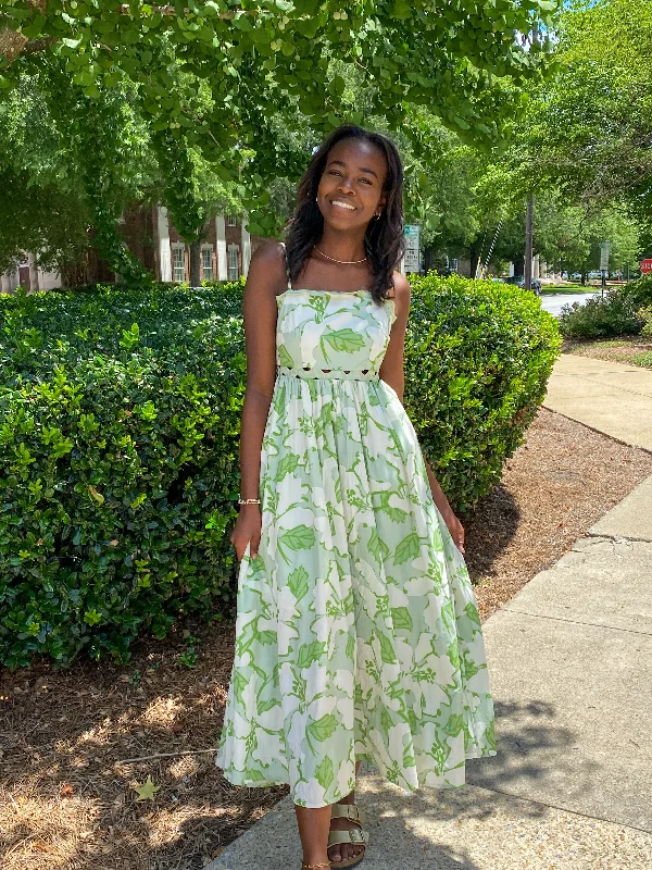 GREEN AND WHITE RIC RAC MAXI DRESS WITH ADJUSTABLE SPAGHETTI STRAPS AND BOW BACK Fashionable Sleeveless Maxi Dress