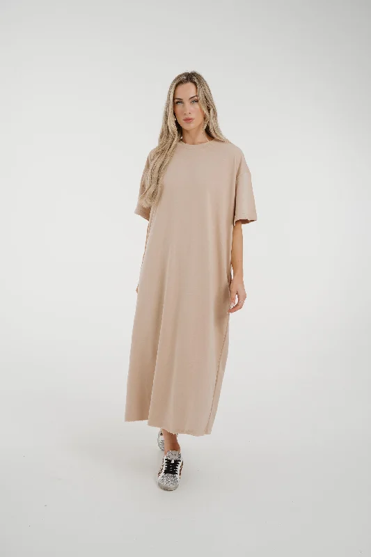 Jane T-Shirt Dress In Camel Welt Pockets Slit Pockets